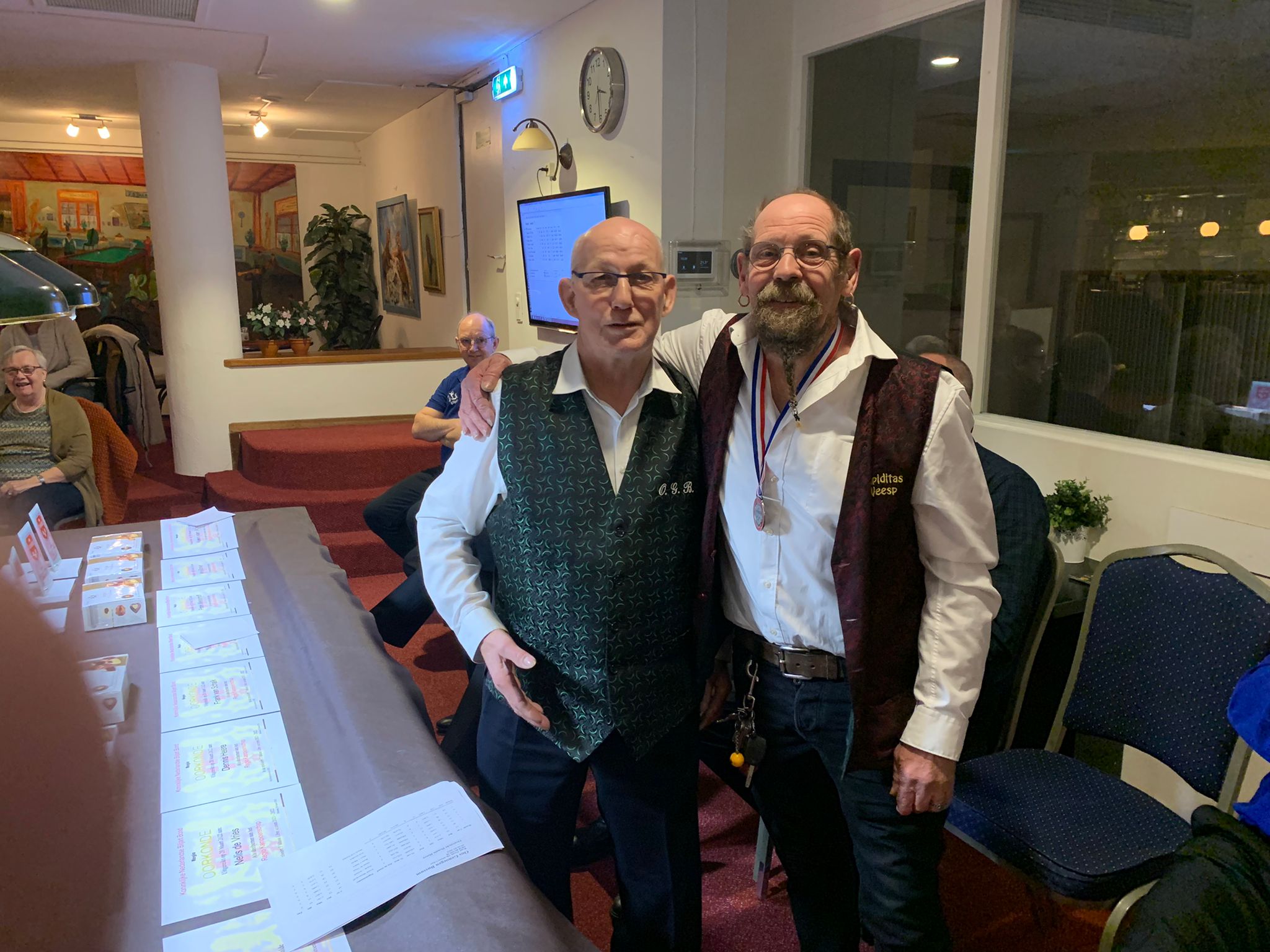 Gerard Dashorst (Wedstrijdleider OGB) en Nelis de Vries (2e)