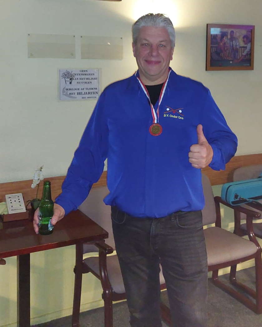 Jan Veldwijk (De Maarschalk / Onder Ons) kampioen Gewest Driebanden Klein 3e klasse Jan Veldwijk (De Maarschalk / Onder Ons) kampioen Gewest Driebanden Klein 3e klasse