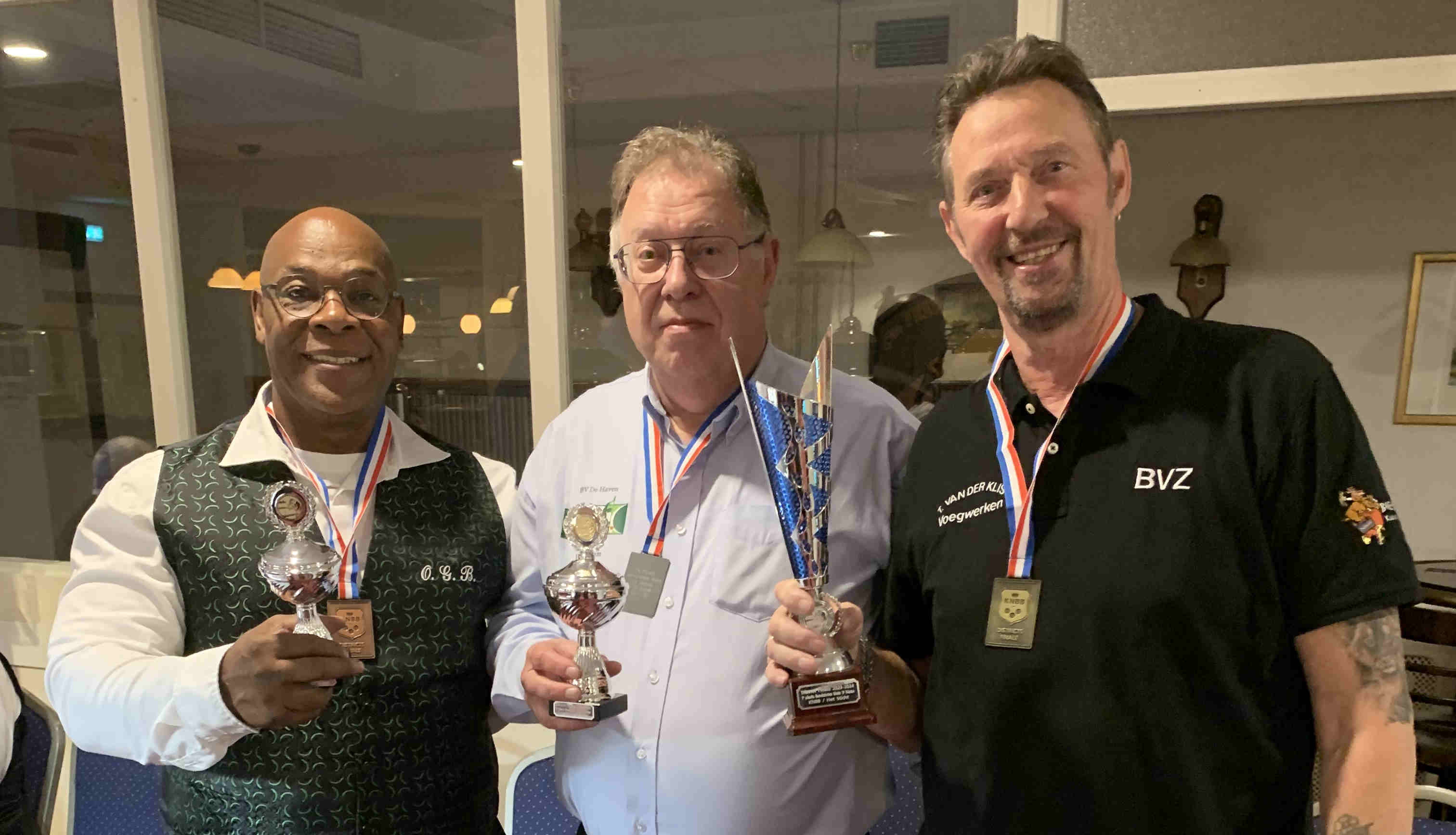 Kampioen Bandstoten Klein 3e Klasse, F. Som De Cerff en W. Hodiamont, S. Neslo 